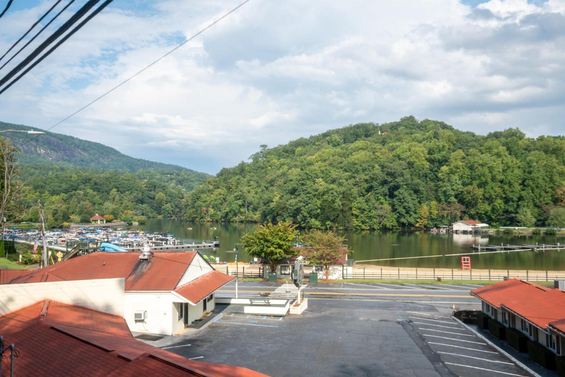 Lake Lure Inn And Spa Exteriör bild