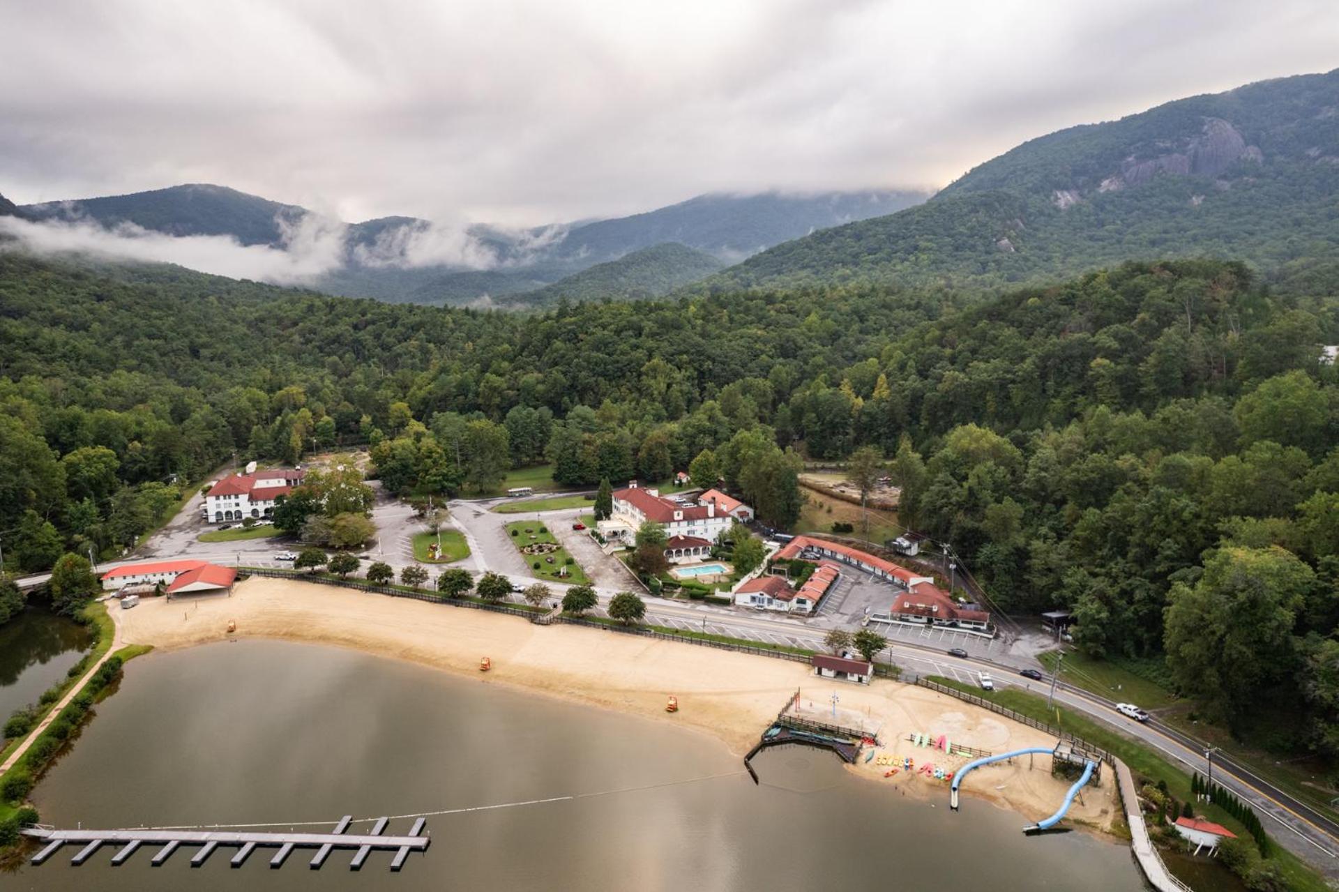 Lake Lure Inn And Spa Exteriör bild